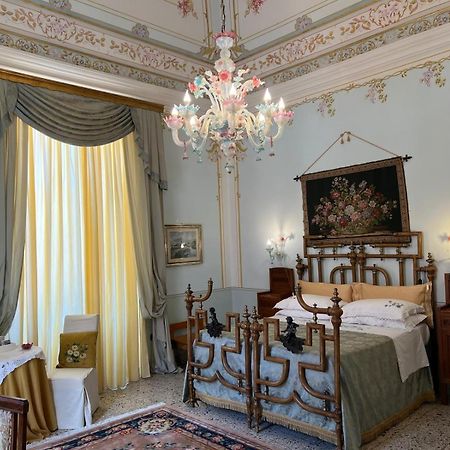 Palazzo De Castro Bed & Breakfast Squinzano Екстериор снимка