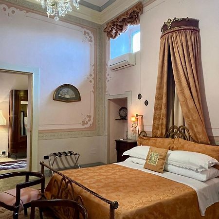 Palazzo De Castro Bed & Breakfast Squinzano Екстериор снимка