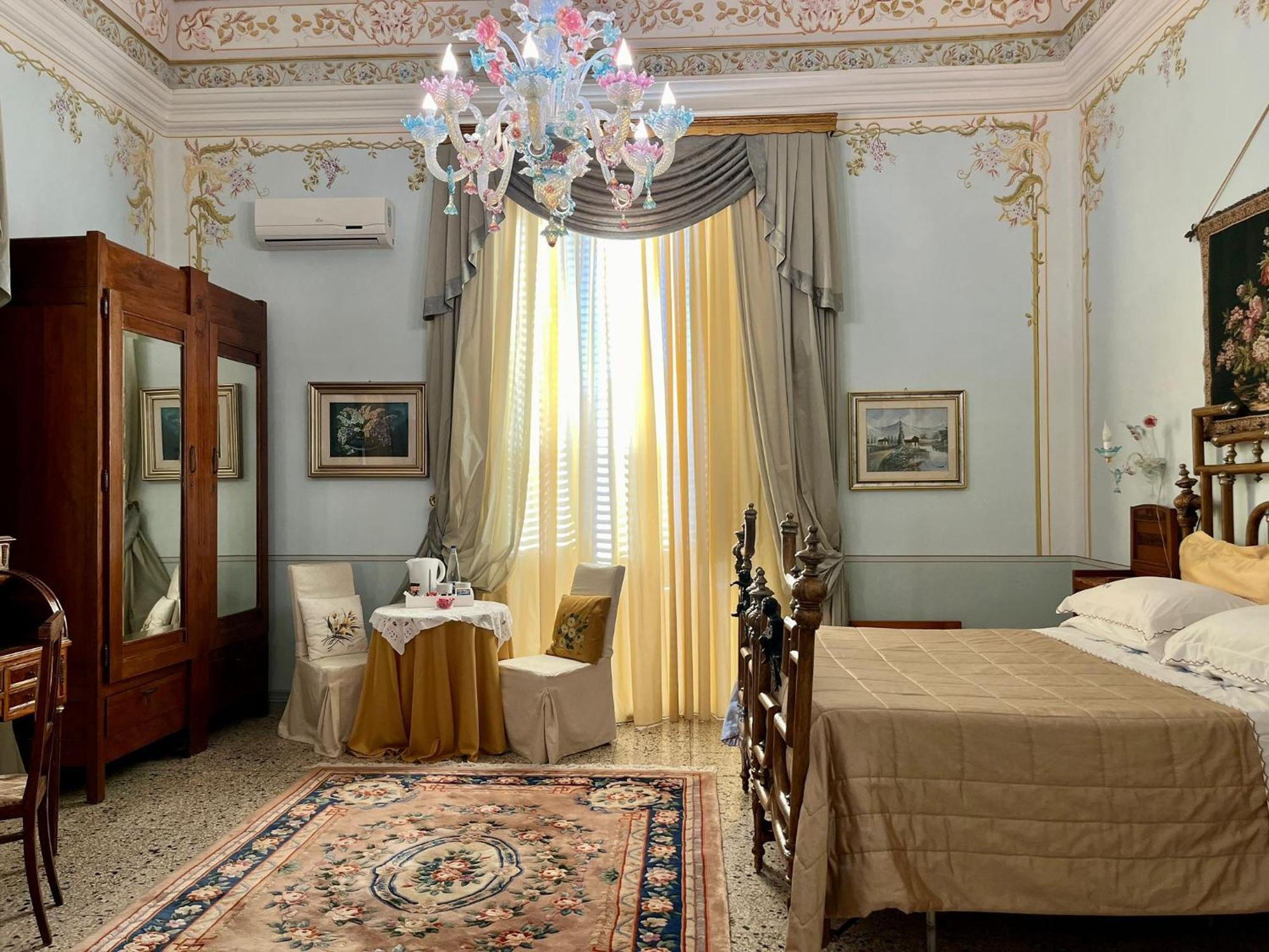 Palazzo De Castro Bed & Breakfast Squinzano Екстериор снимка