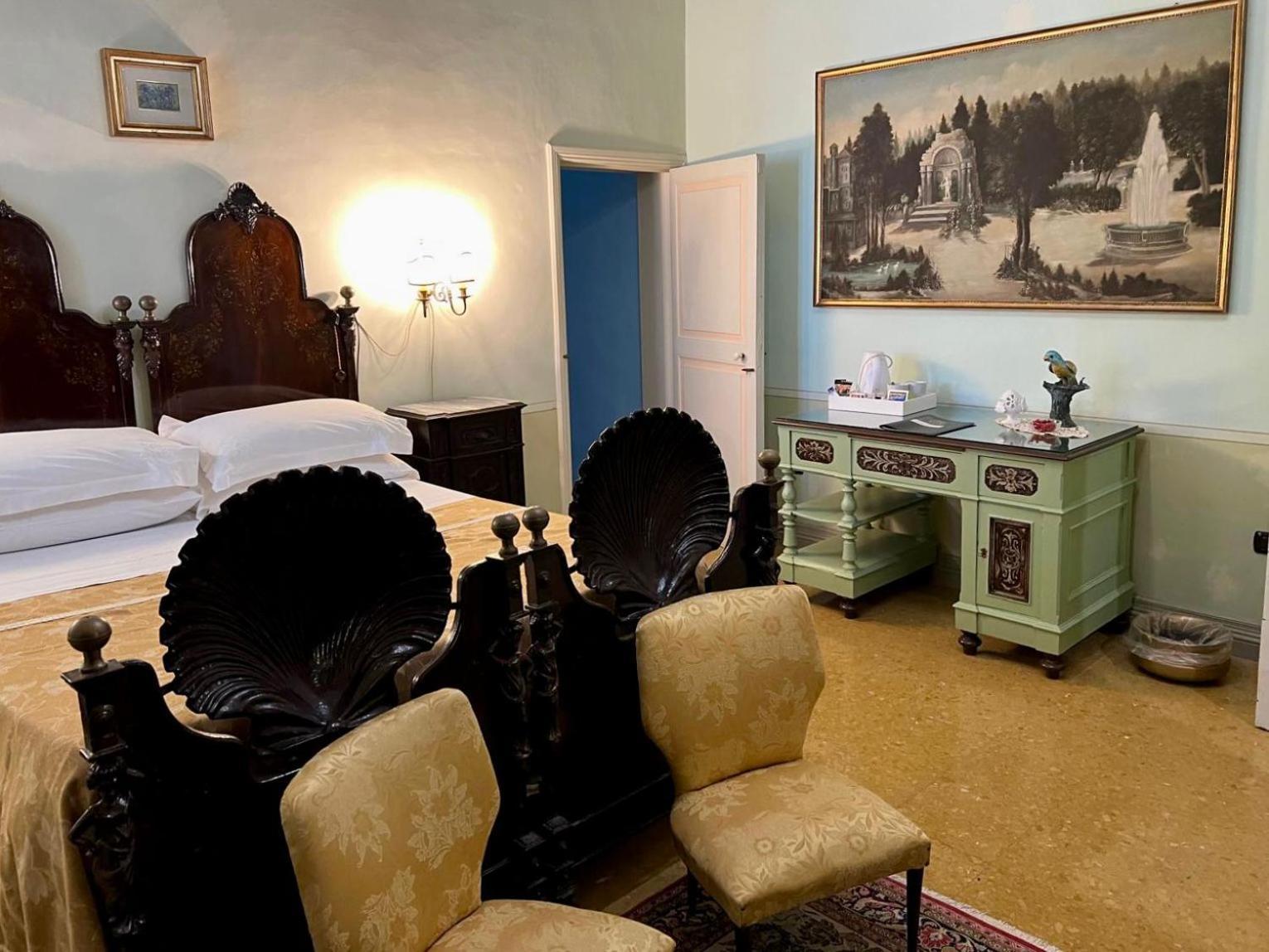 Palazzo De Castro Bed & Breakfast Squinzano Екстериор снимка