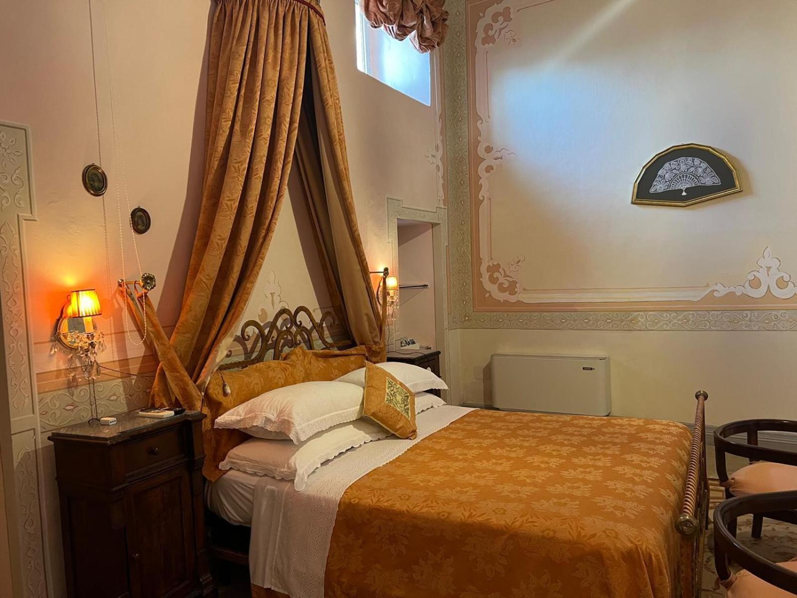 Palazzo De Castro Bed & Breakfast Squinzano Екстериор снимка