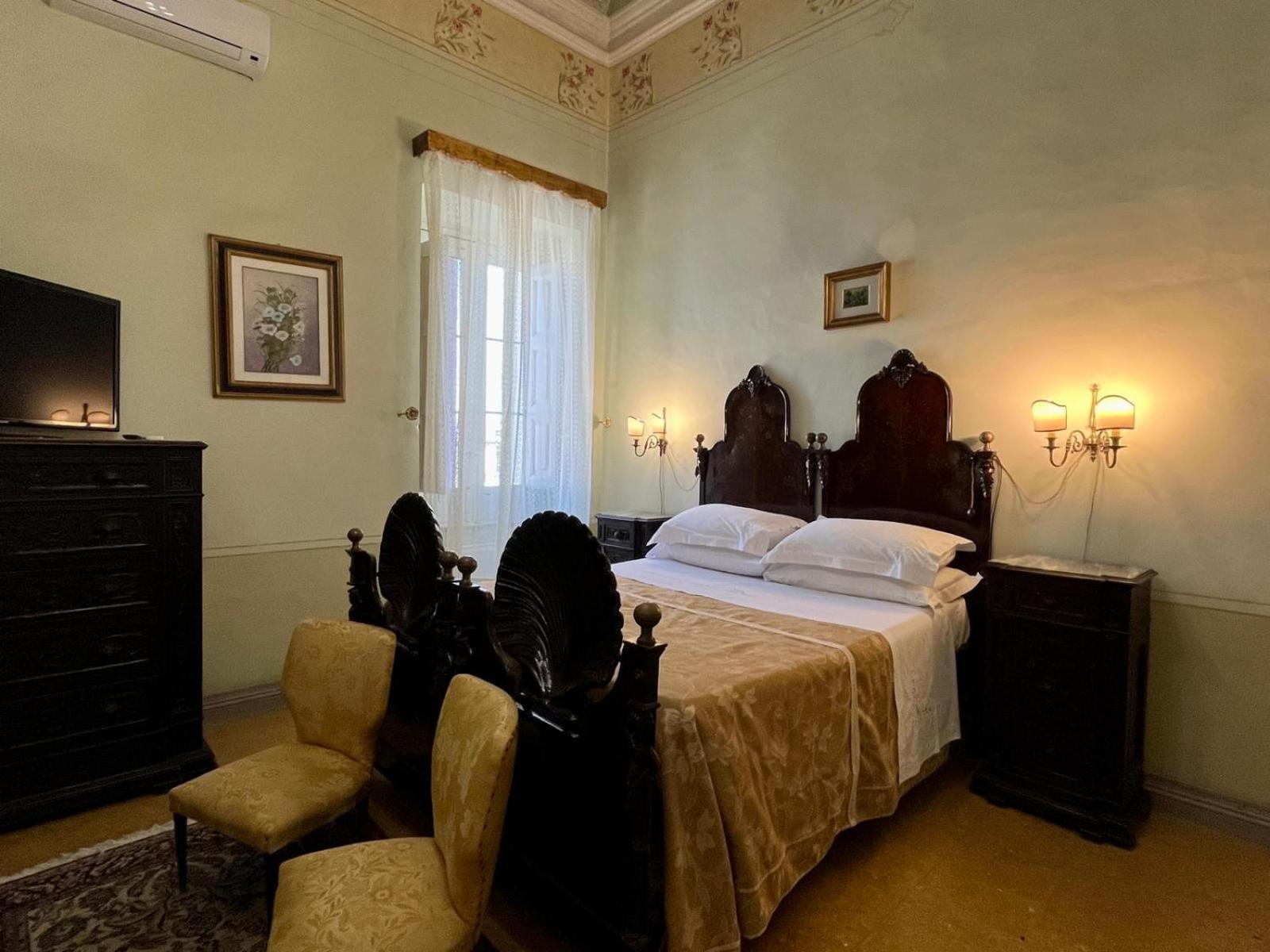 Palazzo De Castro Bed & Breakfast Squinzano Екстериор снимка