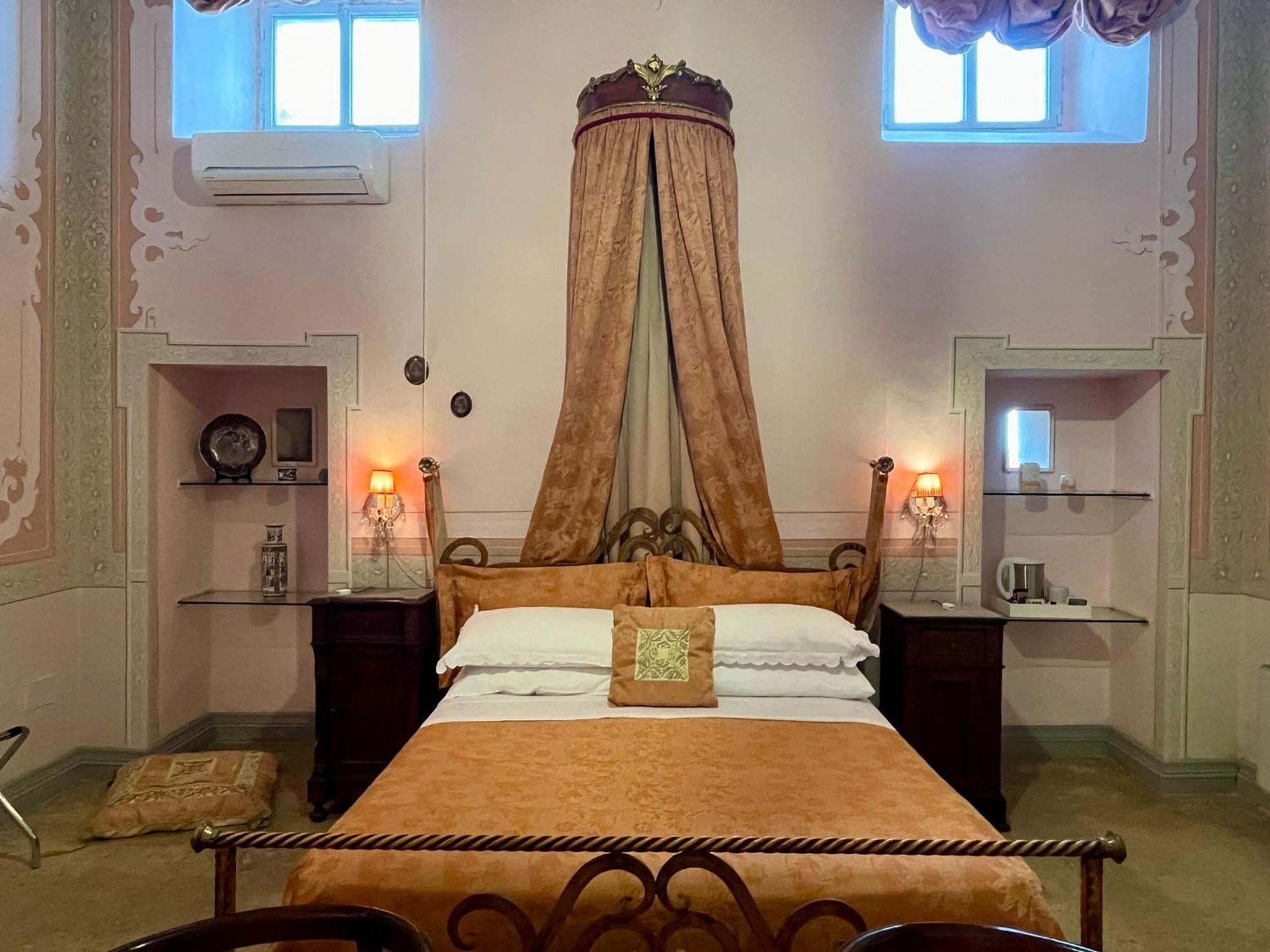 Palazzo De Castro Bed & Breakfast Squinzano Екстериор снимка